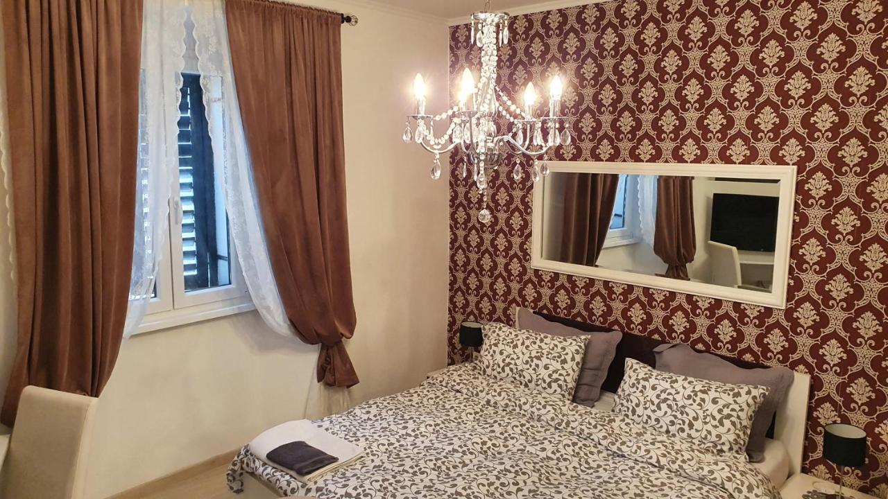 Apartments Paris Umag Zewnętrze zdjęcie