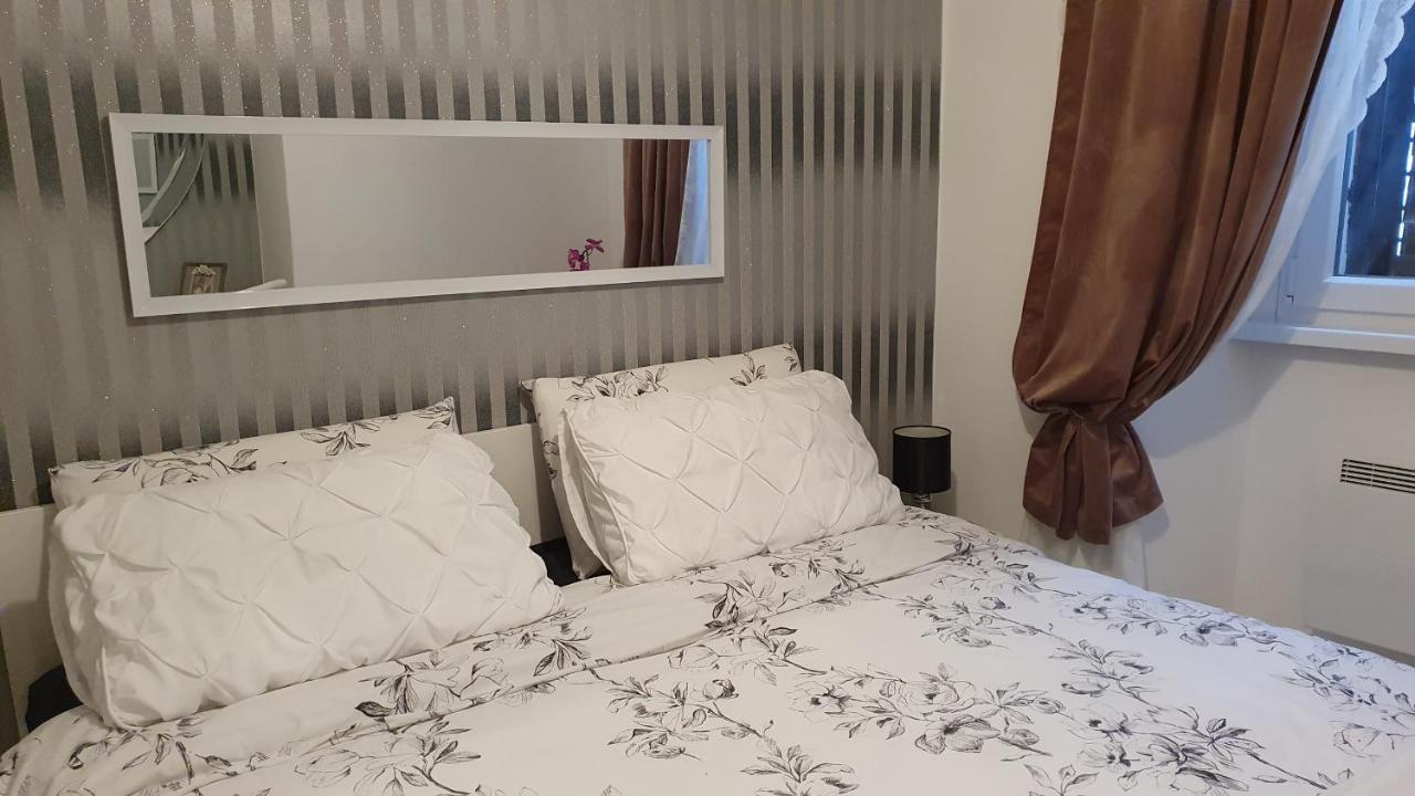 Apartments Paris Umag Zewnętrze zdjęcie