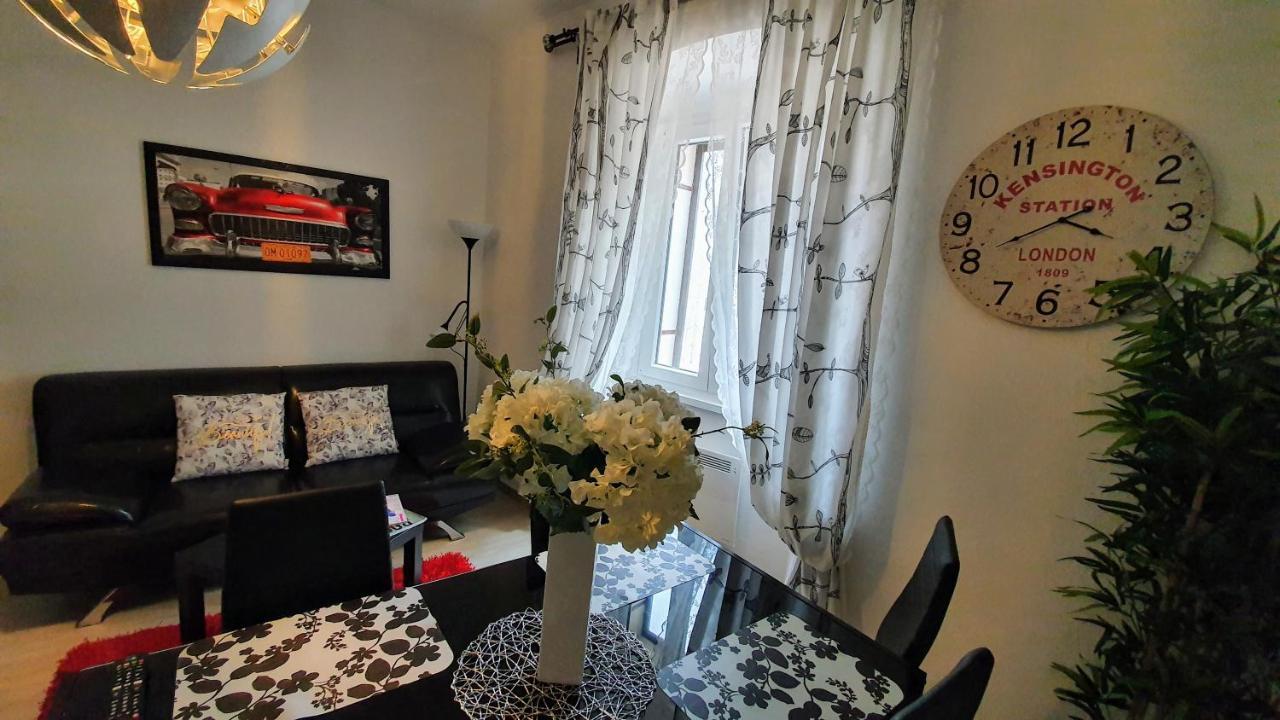 Apartments Paris Umag Zewnętrze zdjęcie